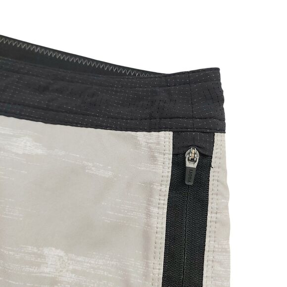 Vuori Peak Board Shorts Mens 34 Gray Swim Trunks Beach Travel Pool Outdoor - Picture 9 of 12